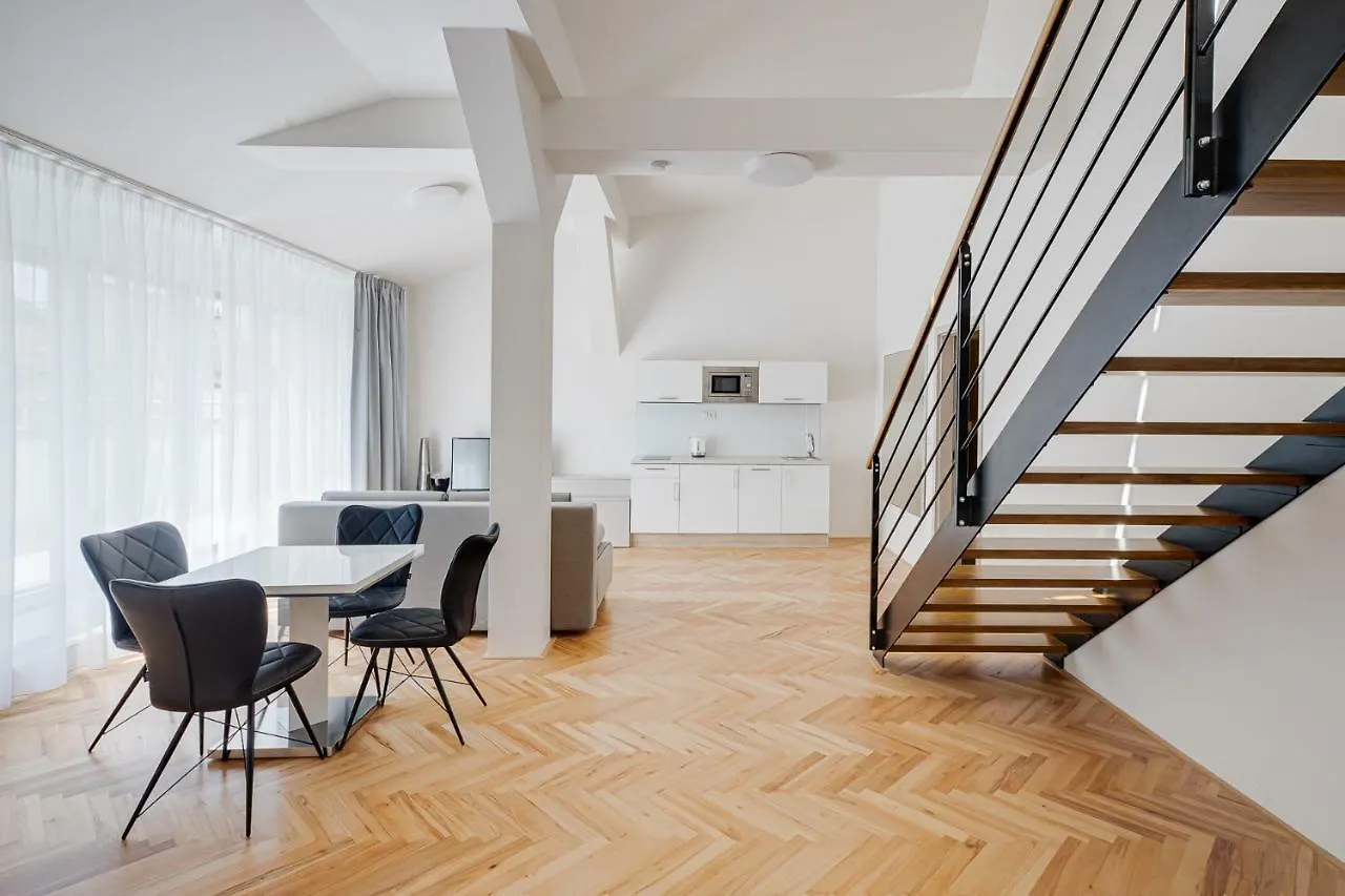 Gold Art Apartments Prague 0*,