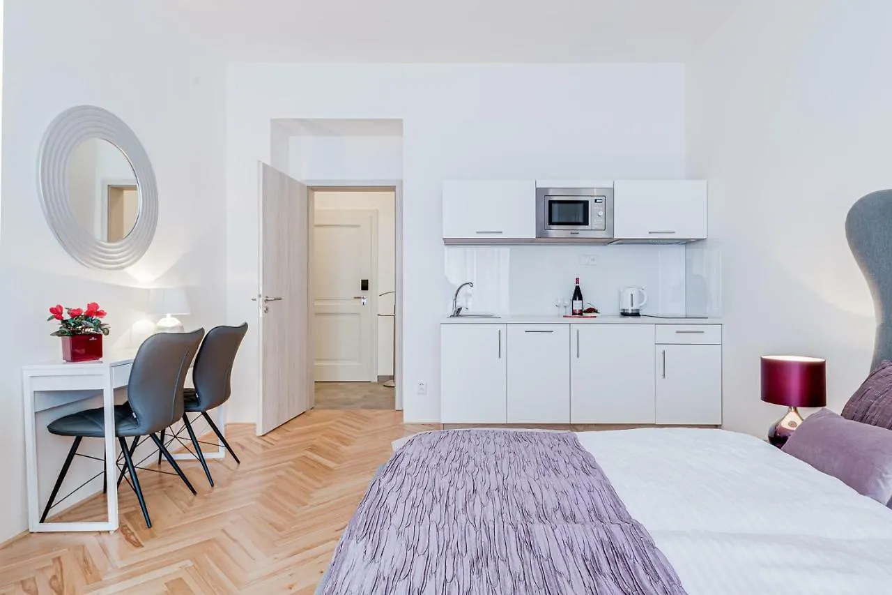 Gold Art Apartments Prague 0*,